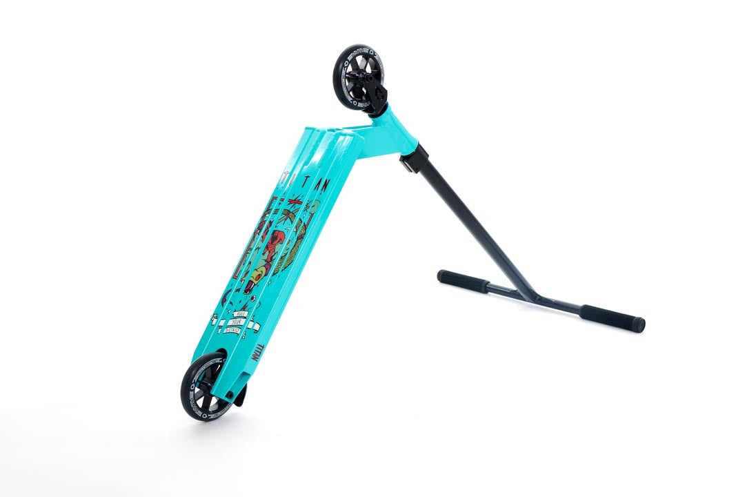 District Titan Complete - Sky Blue/Black w 120mm wheels