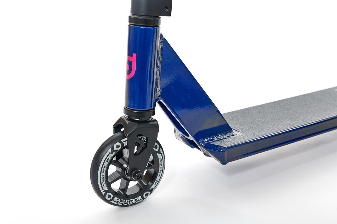 District Titus Complete - Navy Blue Black w 110mm wheels