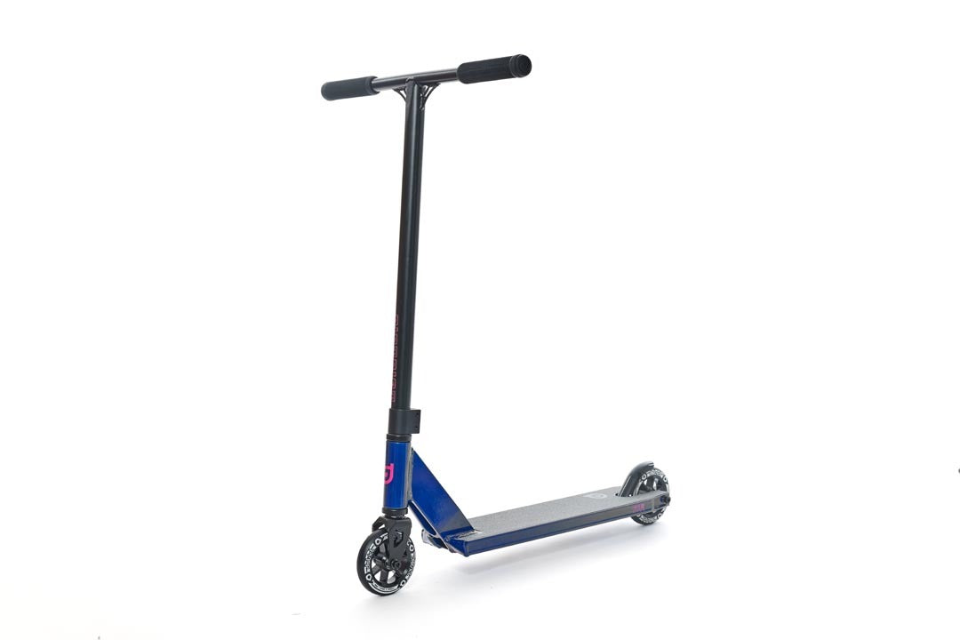 District Titus Complete - Navy Blue Black w 110mm wheels