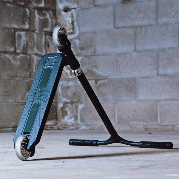 ROOT INDUSTRIES | Complete Scooter | Invictus Signature | Matty Ceravolo