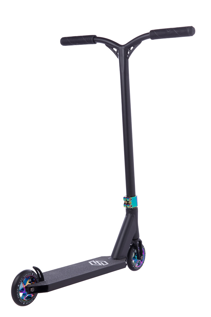 STRIKER LUX COMPLETE SCOOTER BLK / RAINBOW