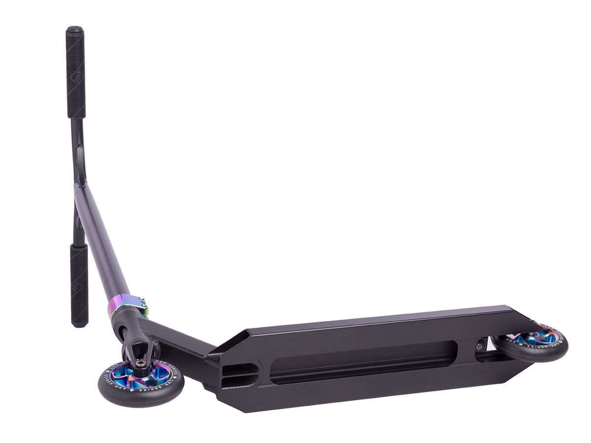 STRIKER LUX COMPLETE SCOOTER BLK / RAINBOW