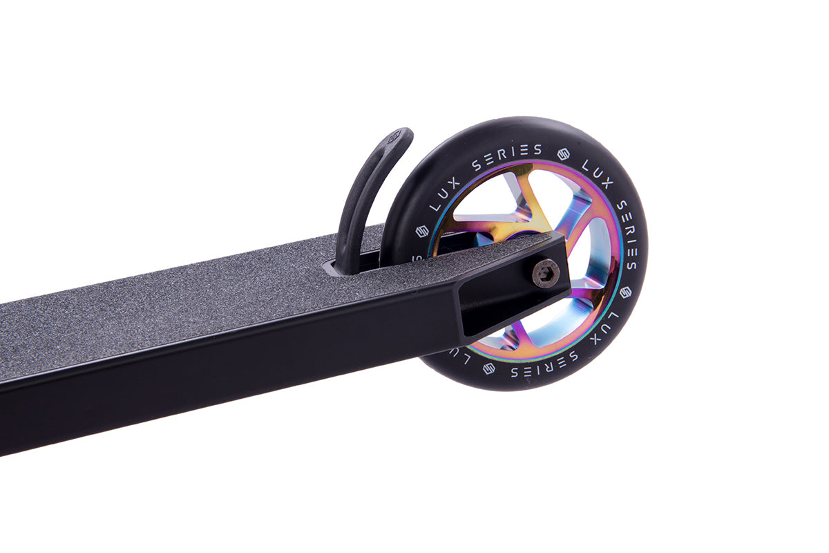 STRIKER LUX COMPLETE SCOOTER BLK / RAINBOW