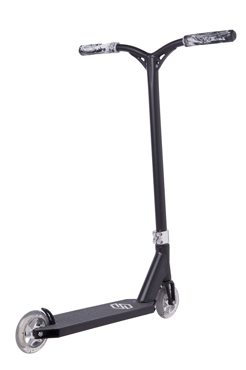 STRIKER LUX COMPLETE SCOOTER BLK / SILVER