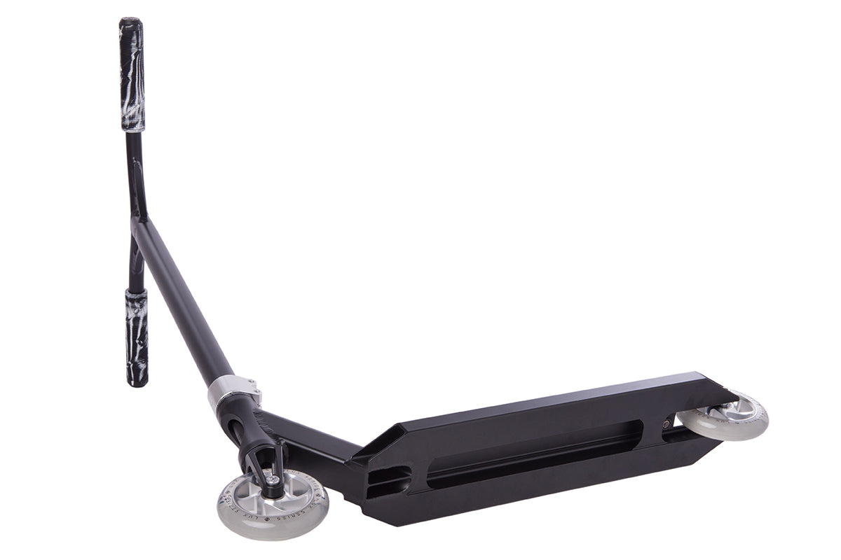 STRIKER LUX COMPLETE SCOOTER BLK / SILVER
