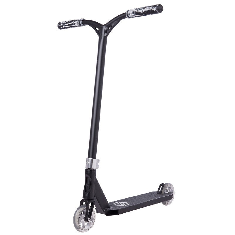 STRIKER LUX COMPLETE SCOOTER BLK / SILVER