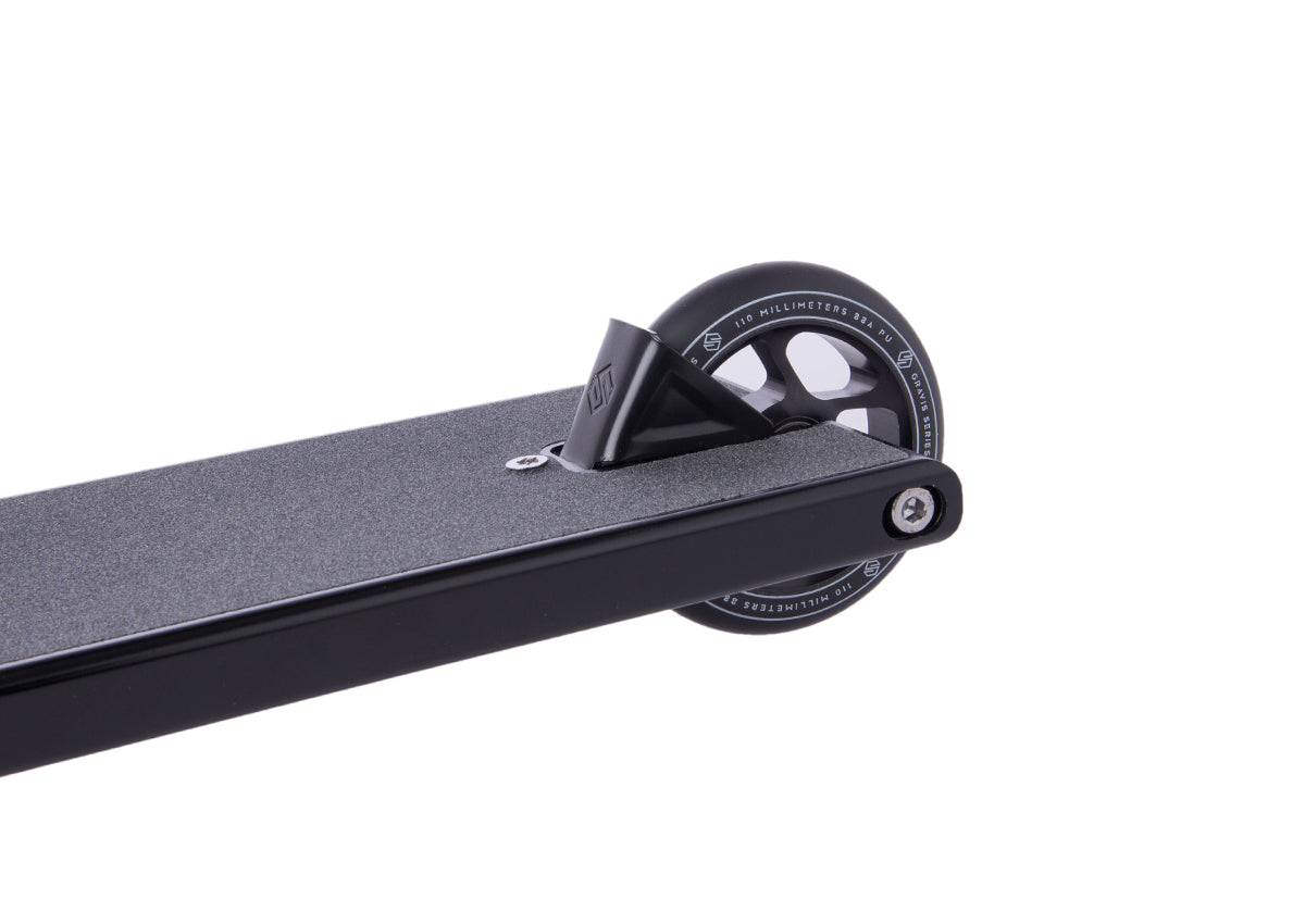 Striker Gravis Complete Scooter S Black