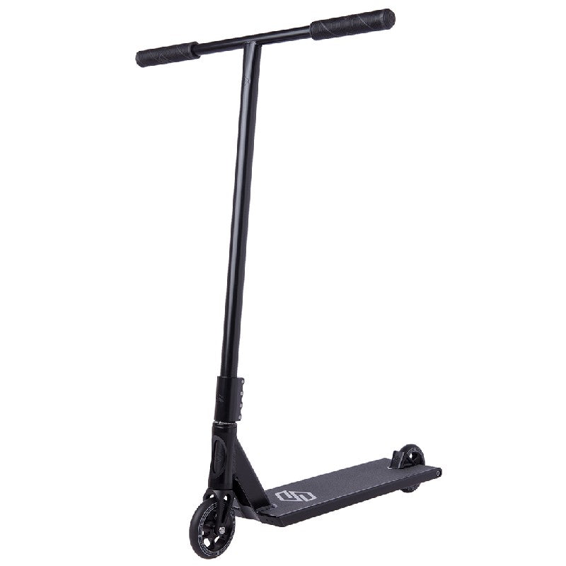 Striker Gravis Complete Scooter S Black