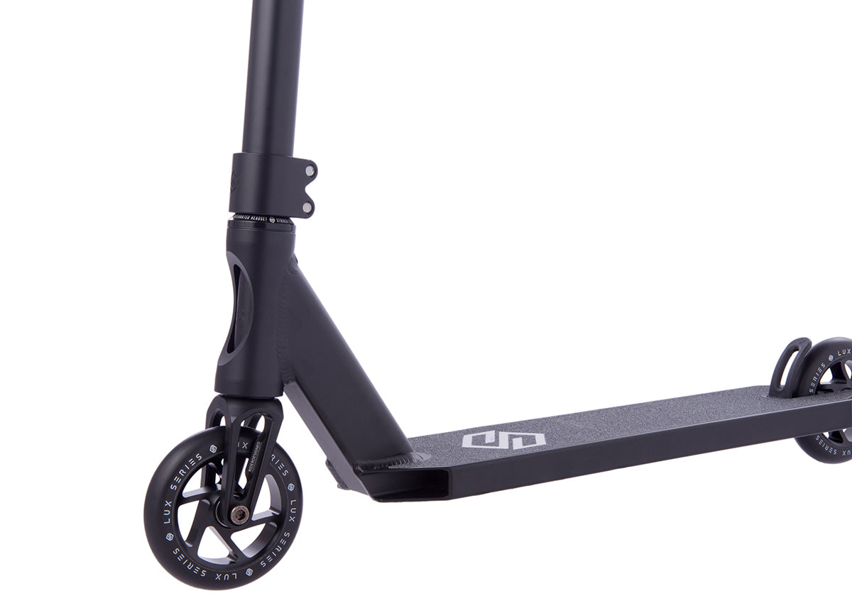 Striker Lux Complete Scooter Black