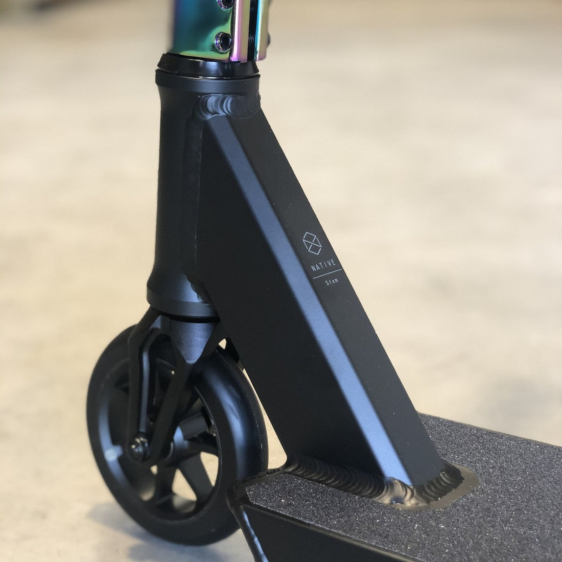 Native Stem Complete Scooter Custom Scooter Black Neo GRiNDLAb